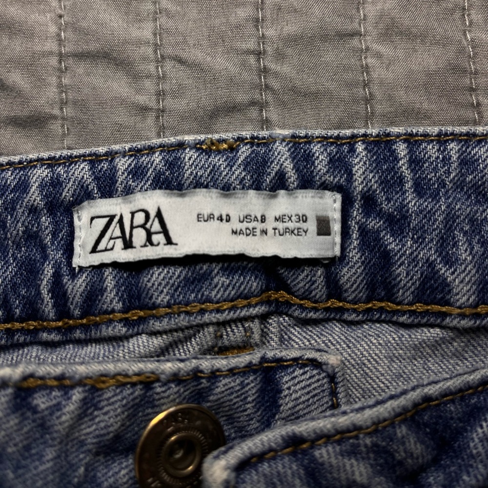 Jeans - Picture 2 of 4